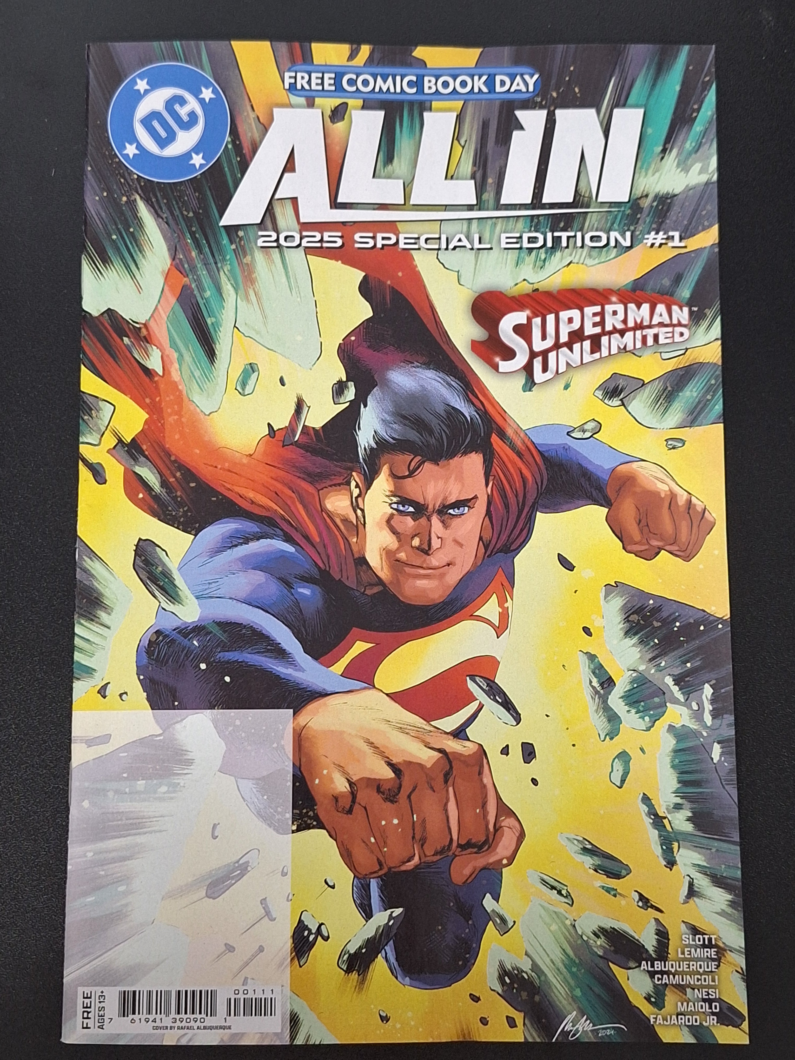 FCBD 2025 - DC - DC ALL IN ABSOLUTE UNIVERSE SPECIAL EDITION