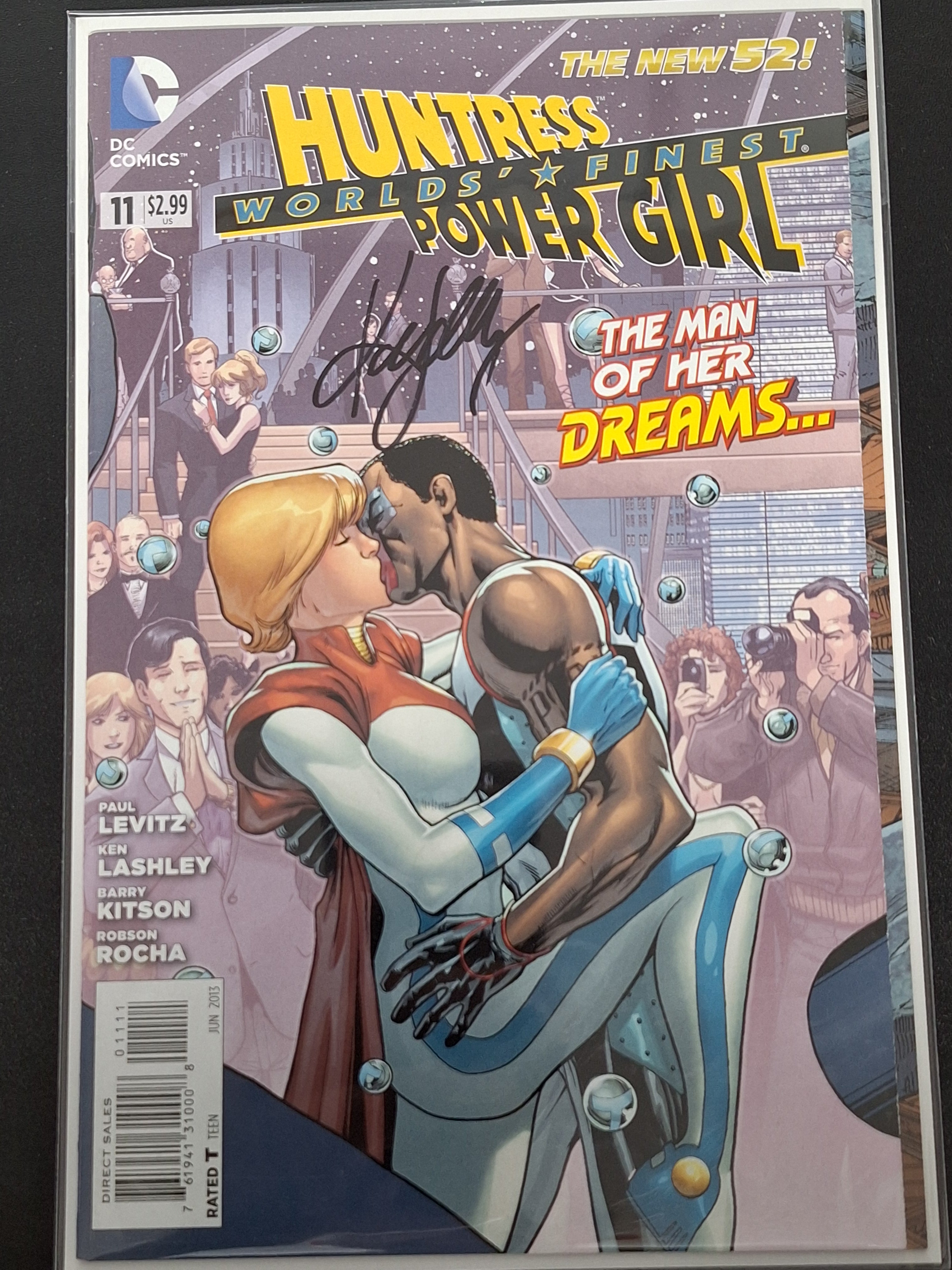 Huntress Power Girl World's Finest 11 DC 2013 Signed By Ken Lashley