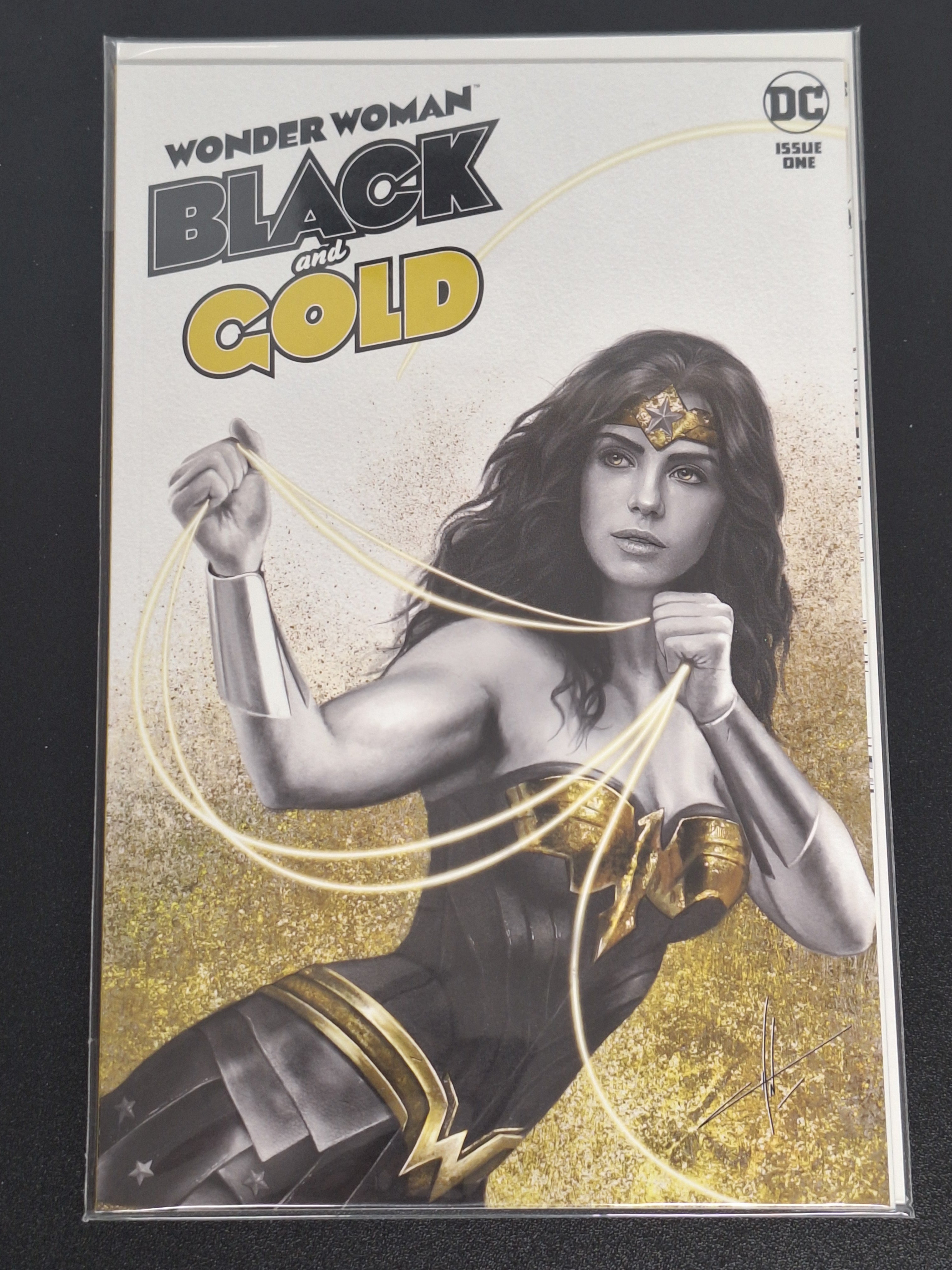 Wonder Woman: Black and Gold 1 Carla Cohen Exclusive - Limited To 3000 Copies