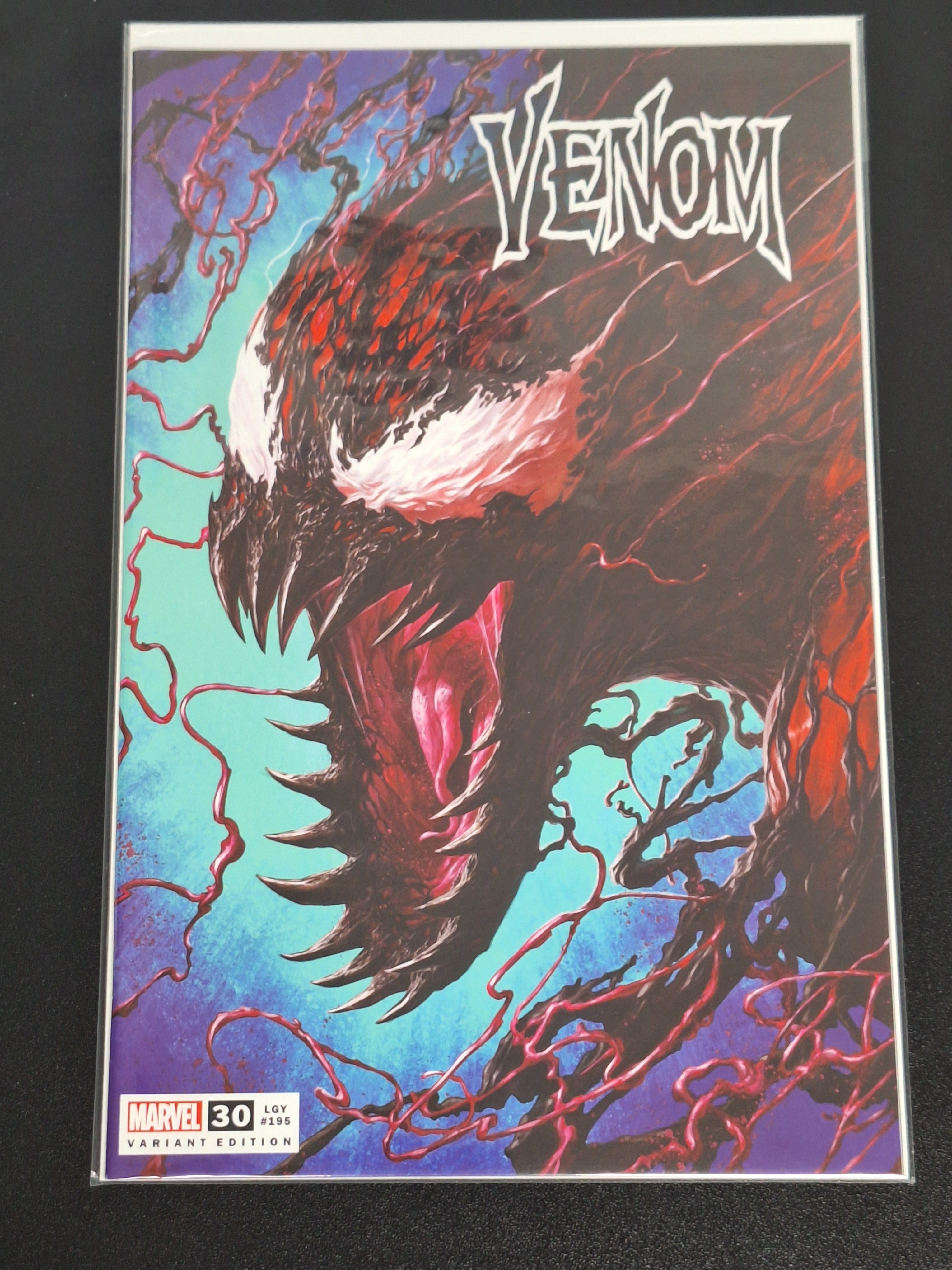 Venom 30 Dave Rapoza Exclusive - Limited To 3000 Copies
