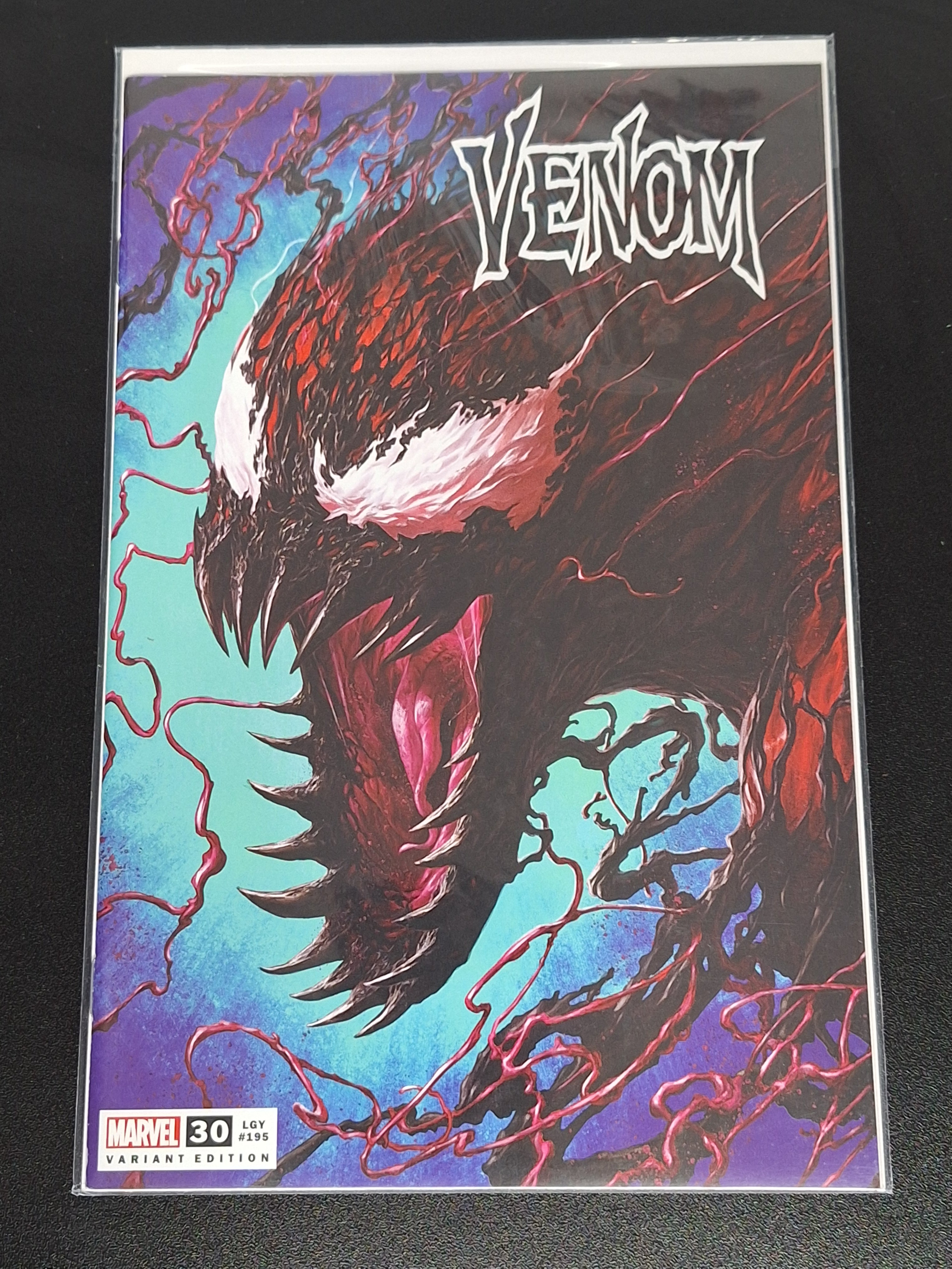 Venom 30 Dave Rapoza Exclusive - Limited to 3000 Copies