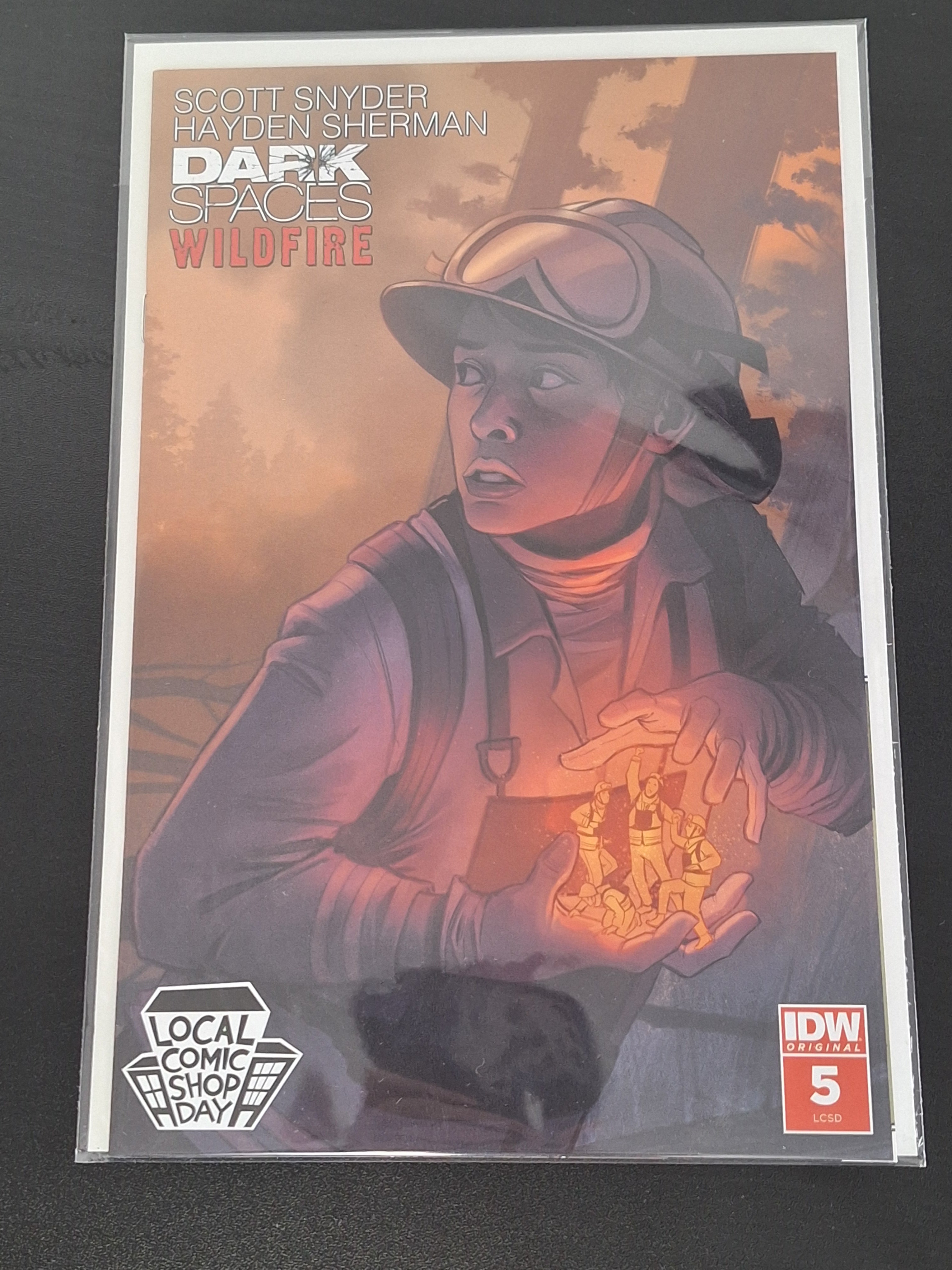 Dark Spaces Wildfire 5 IDW 2022 LCSD Variant
