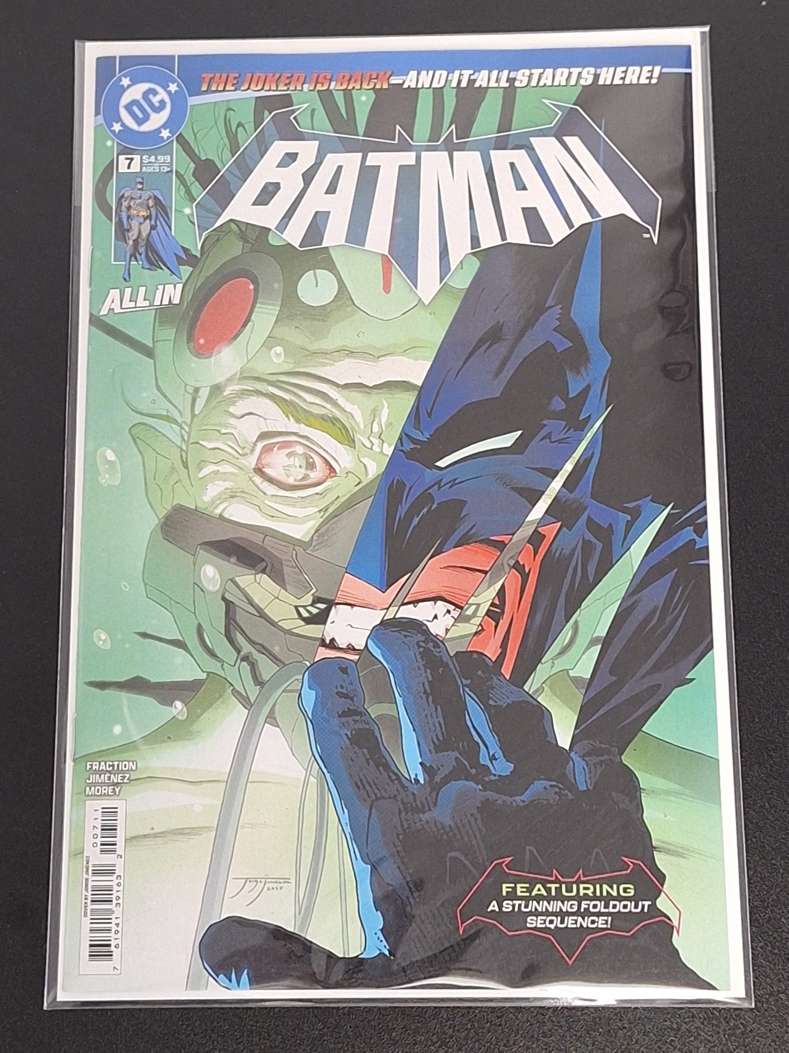 Batman 7 DC 2026 Cover A New Joker Design, Gatefold Centerfold