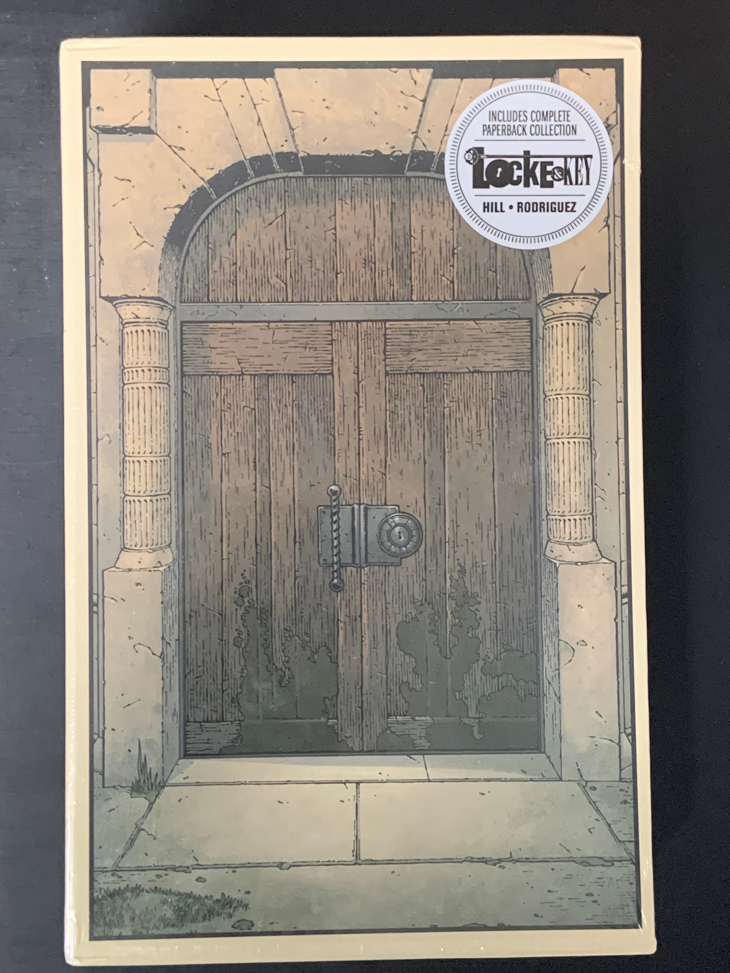 Locke & Key Deluxe 6 Book Slipcase Complete Set