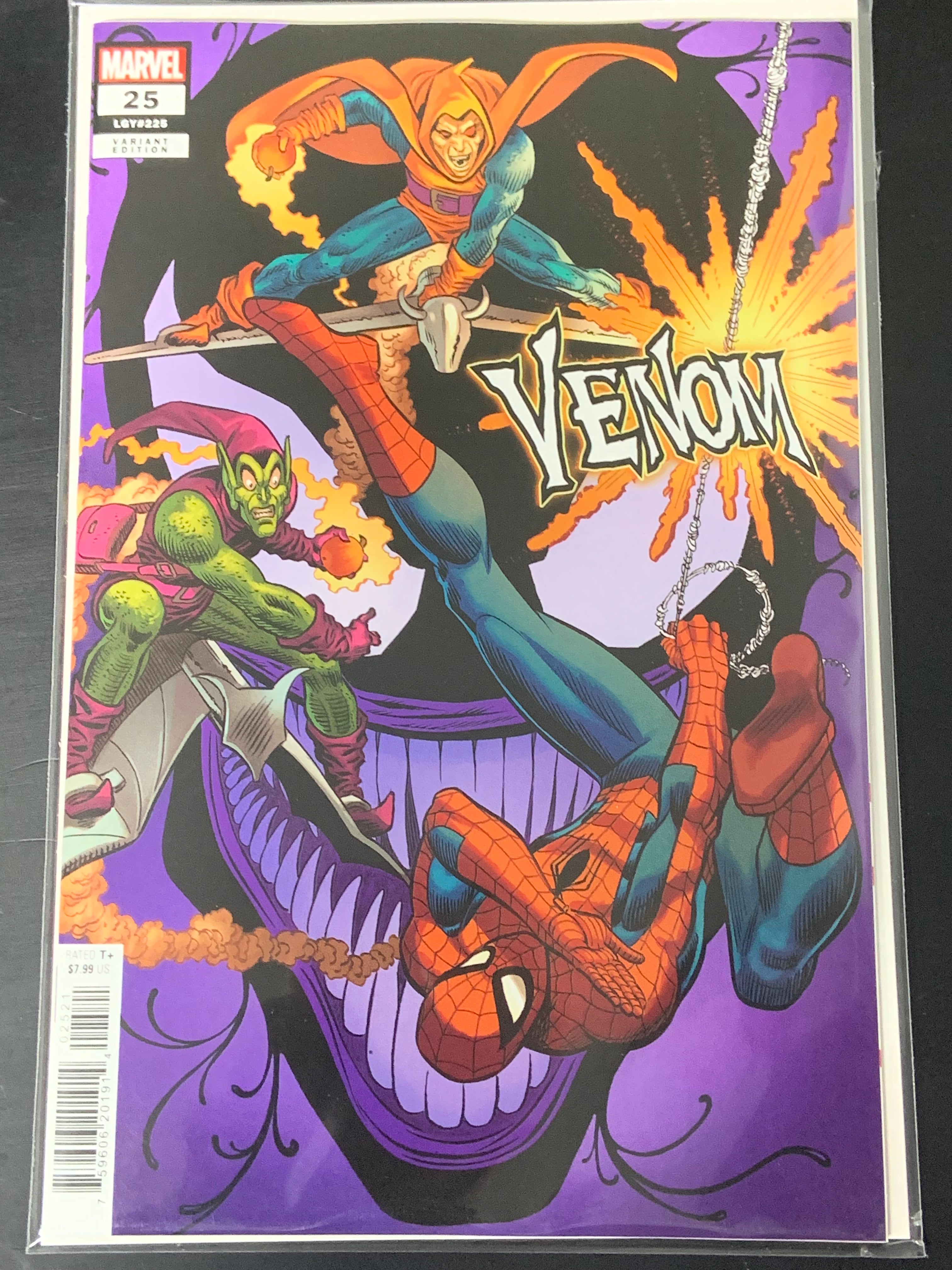 Venom 25 Marvel 2023 Oversized Issue vs Doctor Doom John Romita Variant