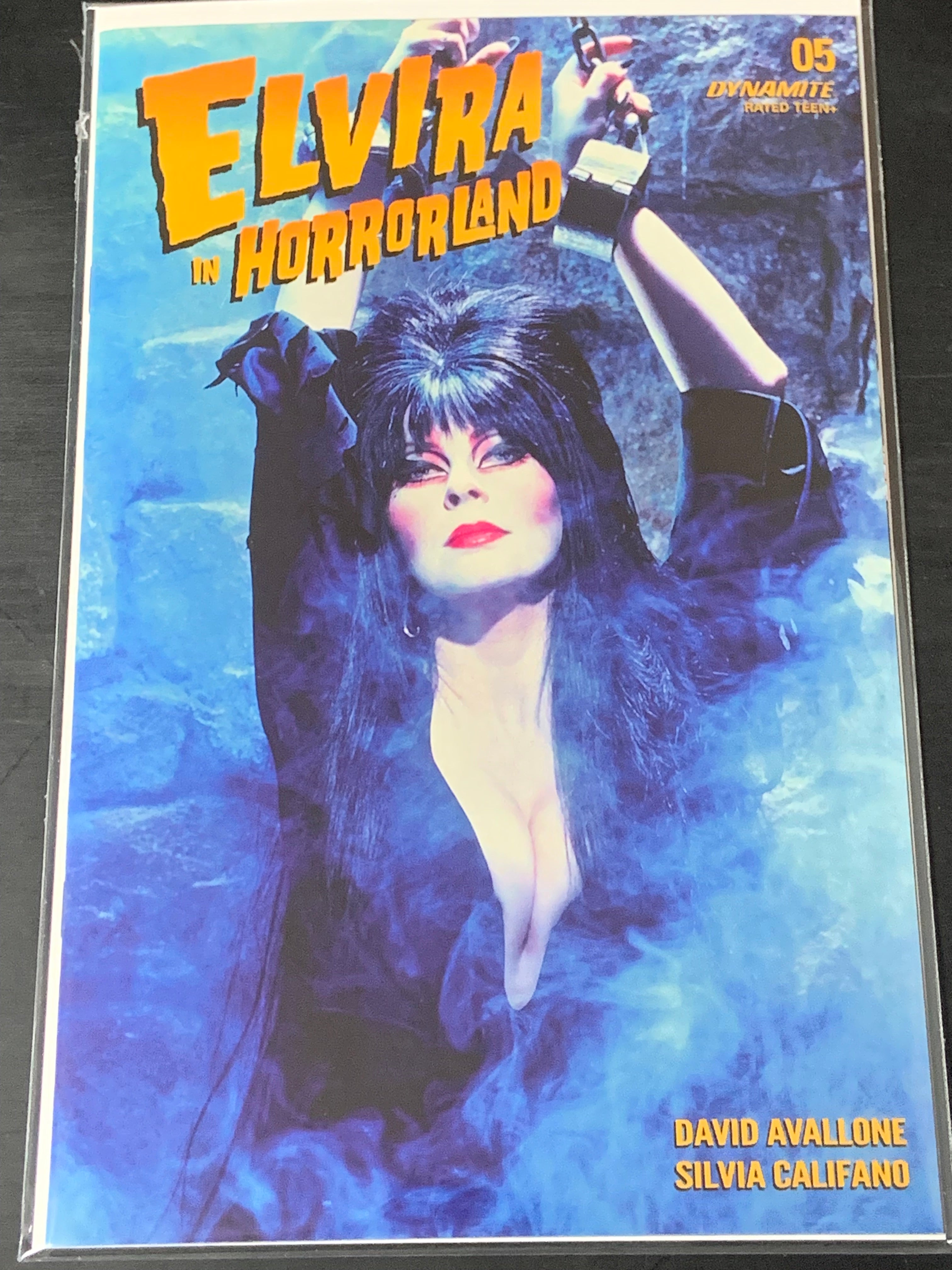 Elvira In Horrorland 5 Dynamite 2022 Photo Variant