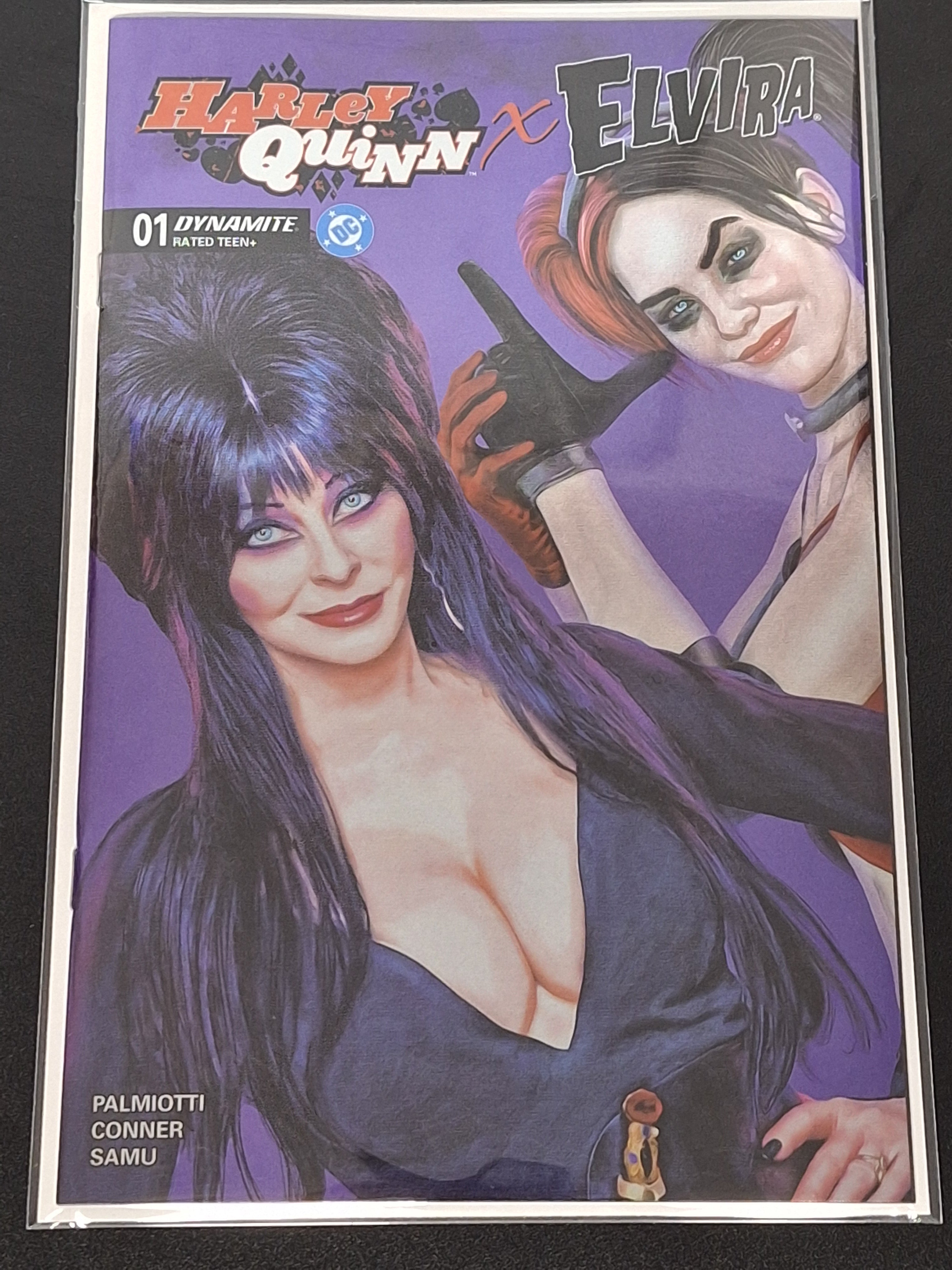 Harley Quinn x Elvira 1 Dynamite 2025 Mark Spears Foil Variant Cover