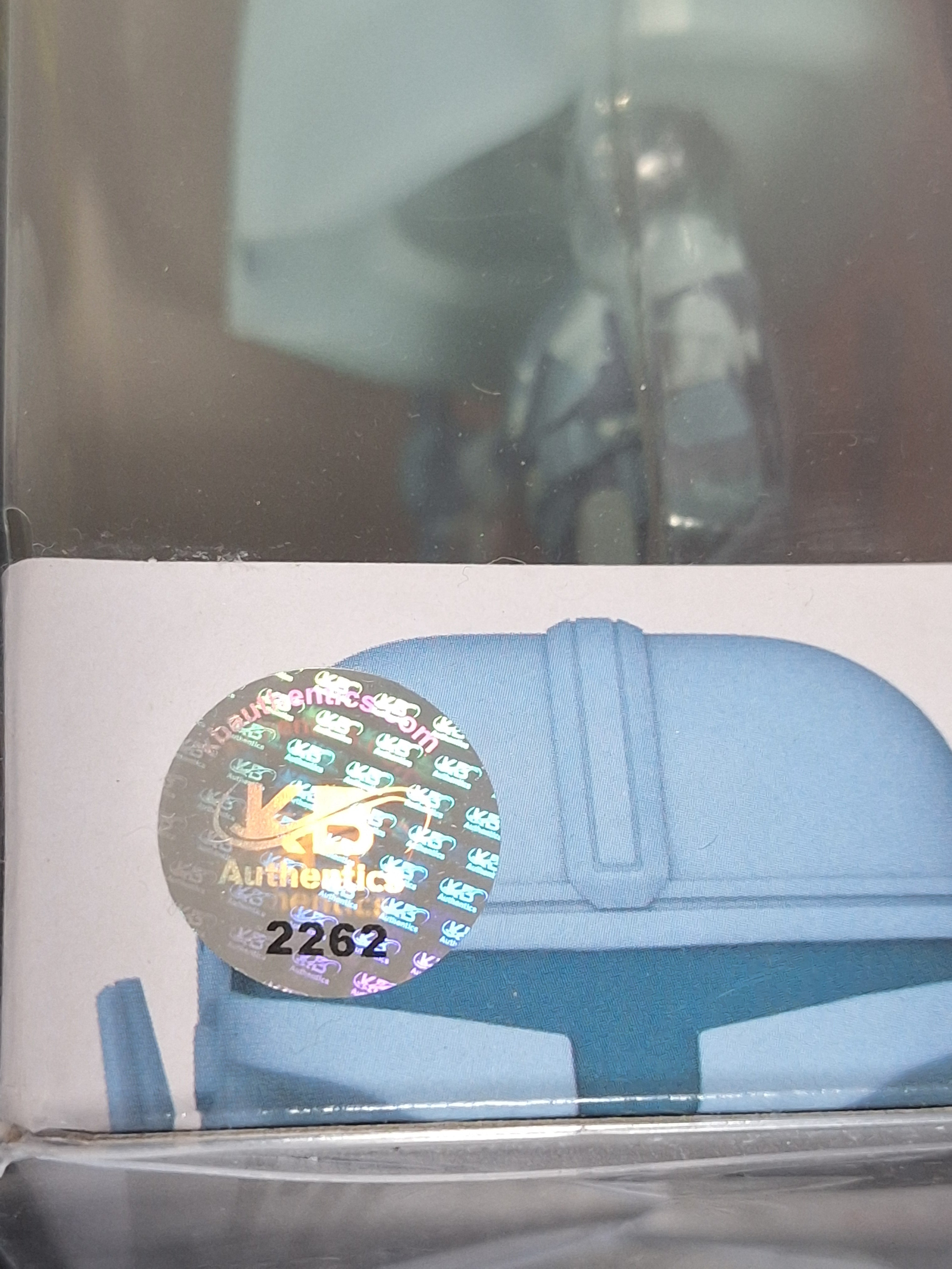 Funko POP! - Star Wars The Mandalorian 345 Special Edition Glow In The Dark - Signed By Pedro Pascal - KBA Auto