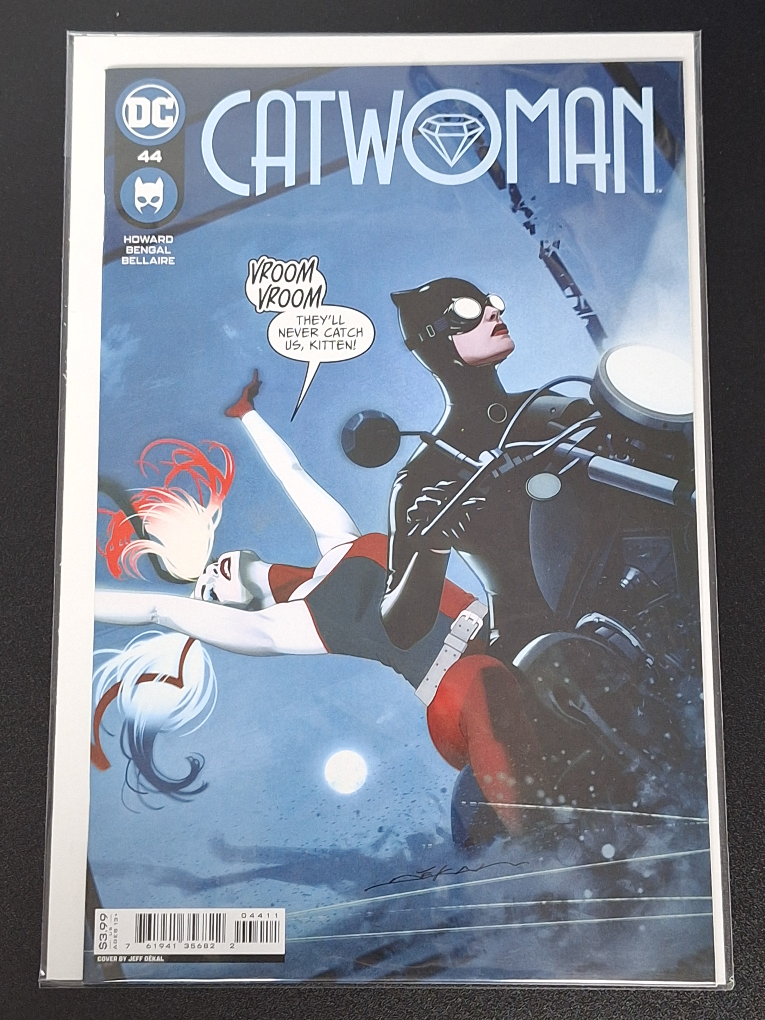Catwoman 44 DC 2022 Jeff Dekal Cover A