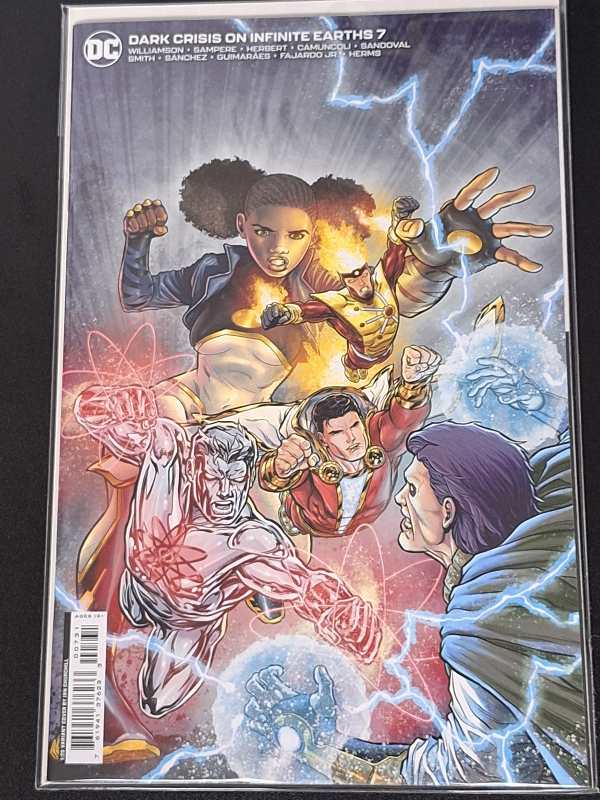 Dark Crisis On Infinite Earths 7 DC 2022 Ian Churchill 1:25 Variant