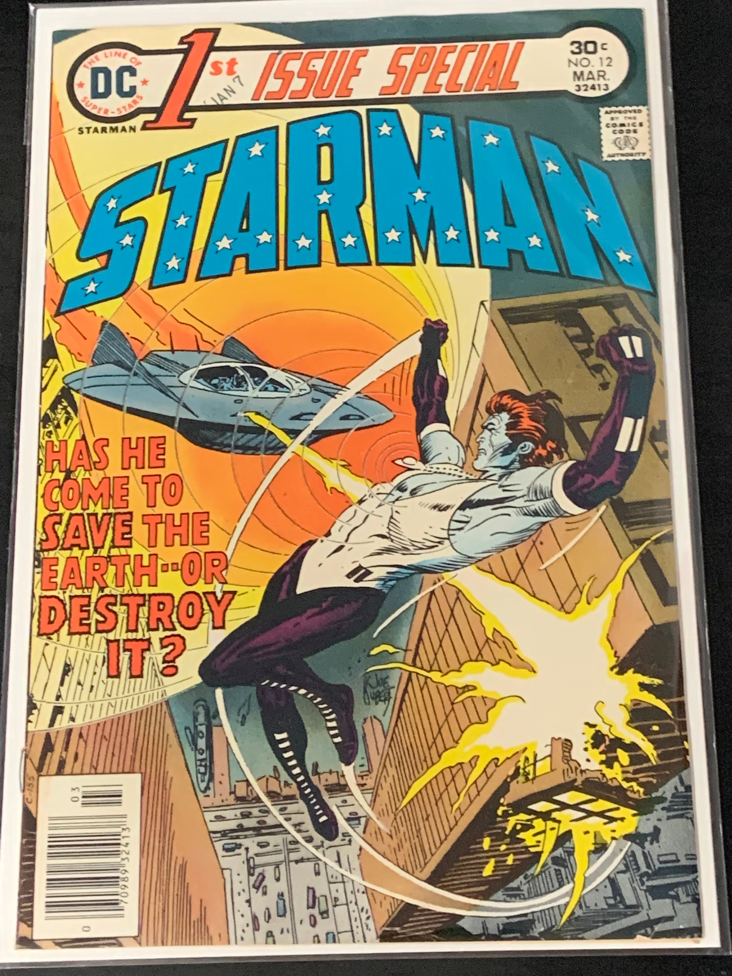 1st Issue Special 12 DC 1976 1st app of Blue Star Man!
