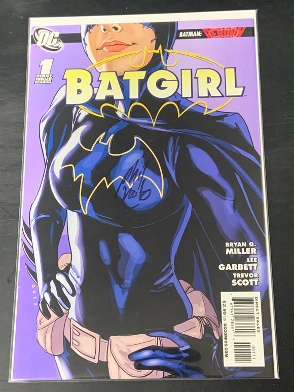 Batgirl 1 DC 2009 Stephanie Brown Becomes the New Batgirl, Signed by Phil Noto